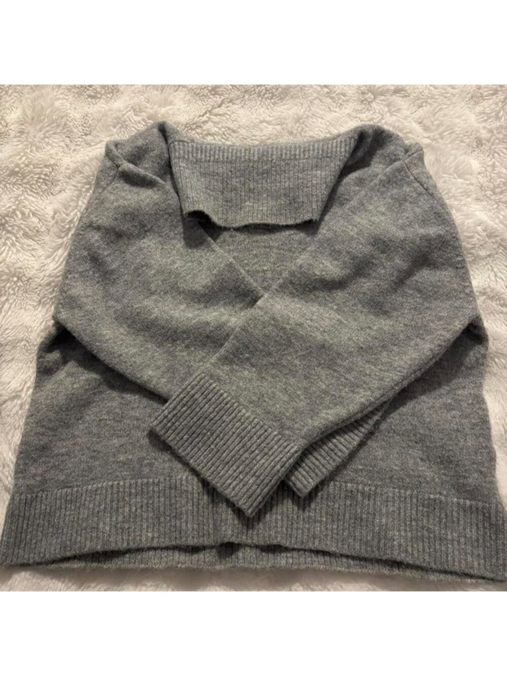 Gray H&M sweater #hm #knitwear